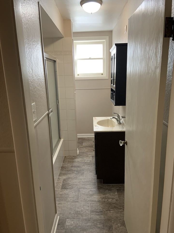 2815 34 St Sw - Photo 7 of 8