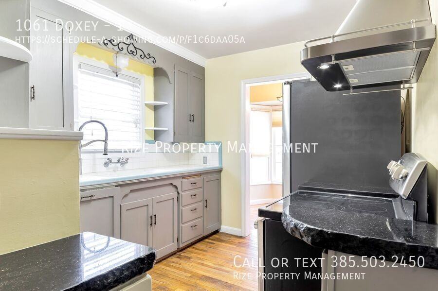 1061 Doxey St #1 - Photo 3 of 9