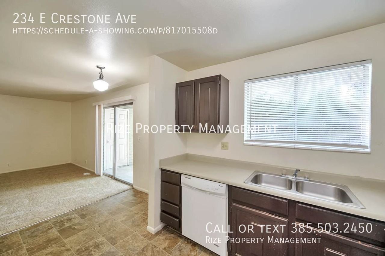 234 E Crestone Ave - Photo 2 of 11