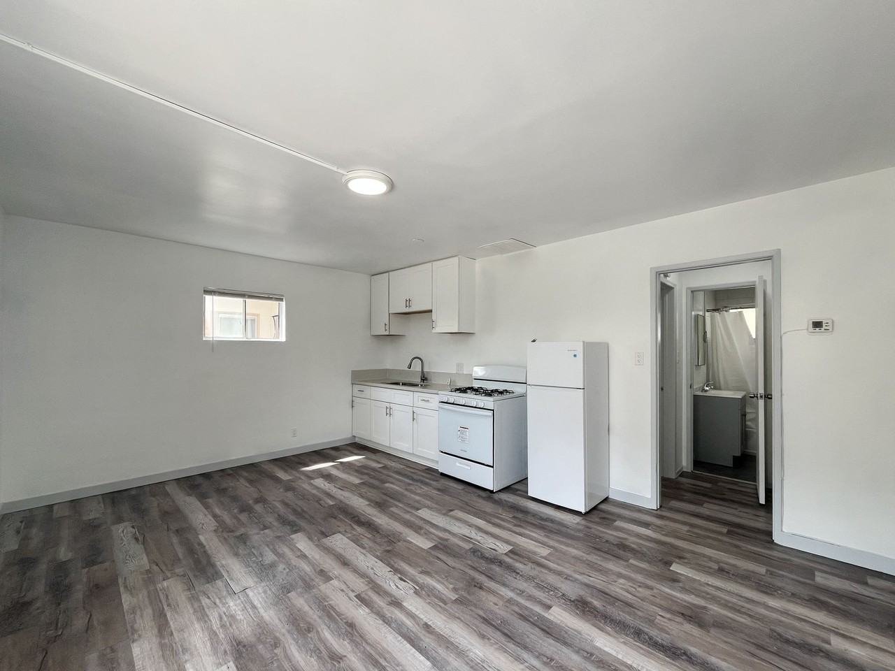 12312 Manor Dr - Photo 5 of 7