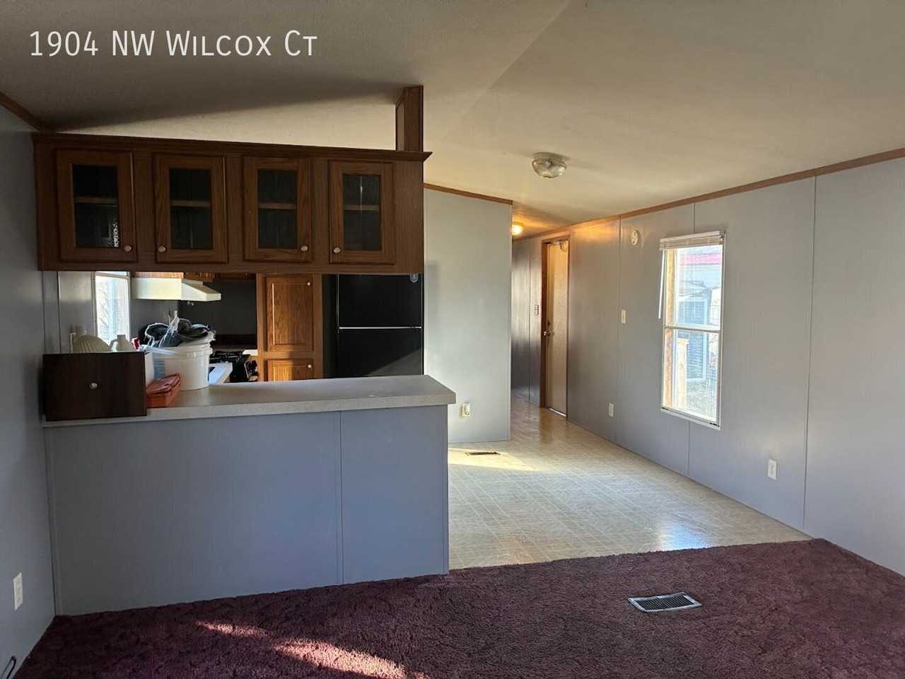 1904 Nw Wilcox Ct - Photo 4 of 17