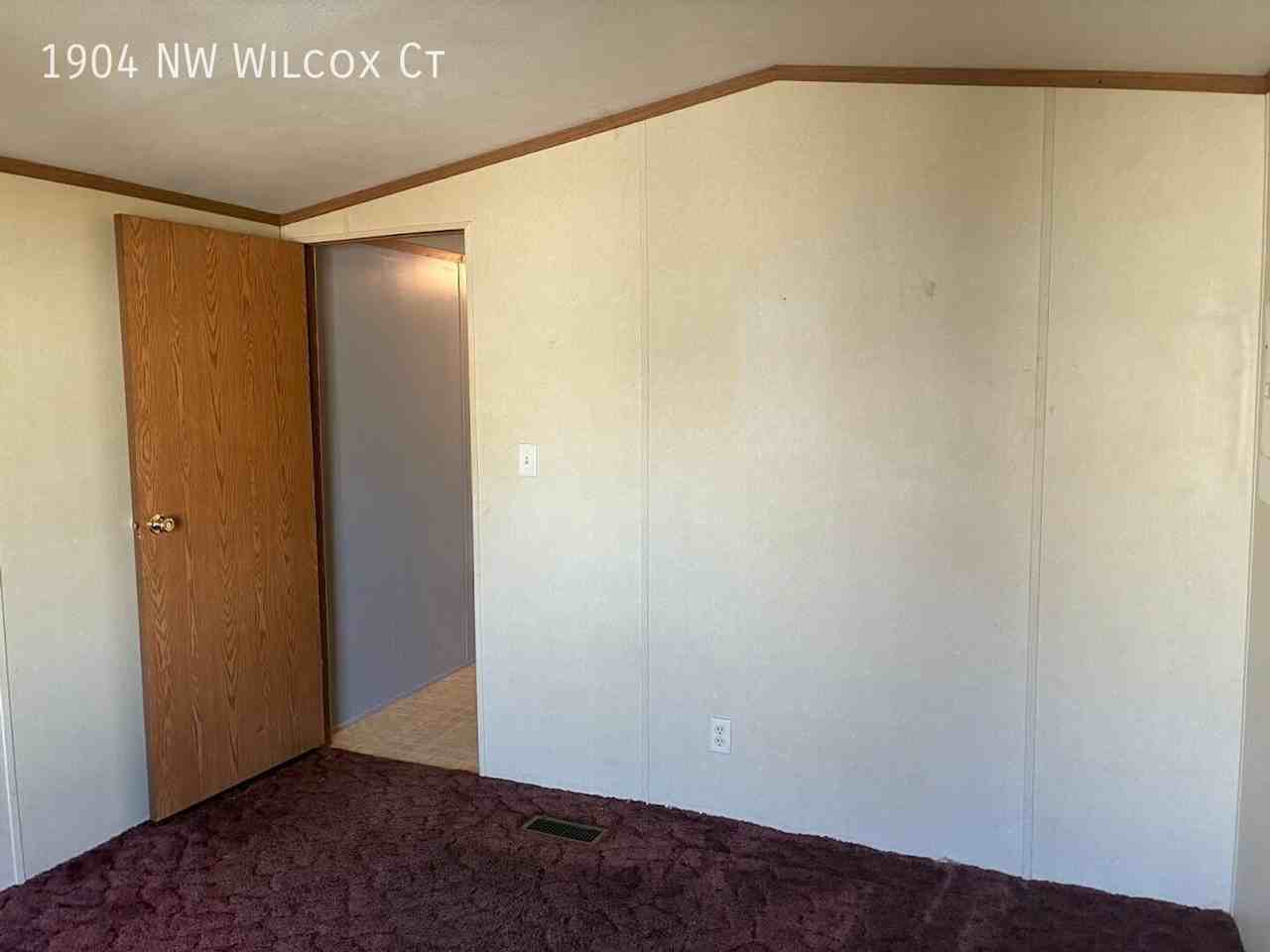 1904 Nw Wilcox Ct - Photo 7 of 17