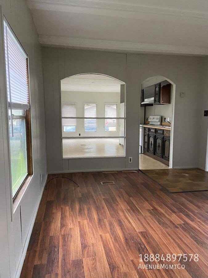 2115 31st Avenue Dr Ne #5S - Photo 4 of 26