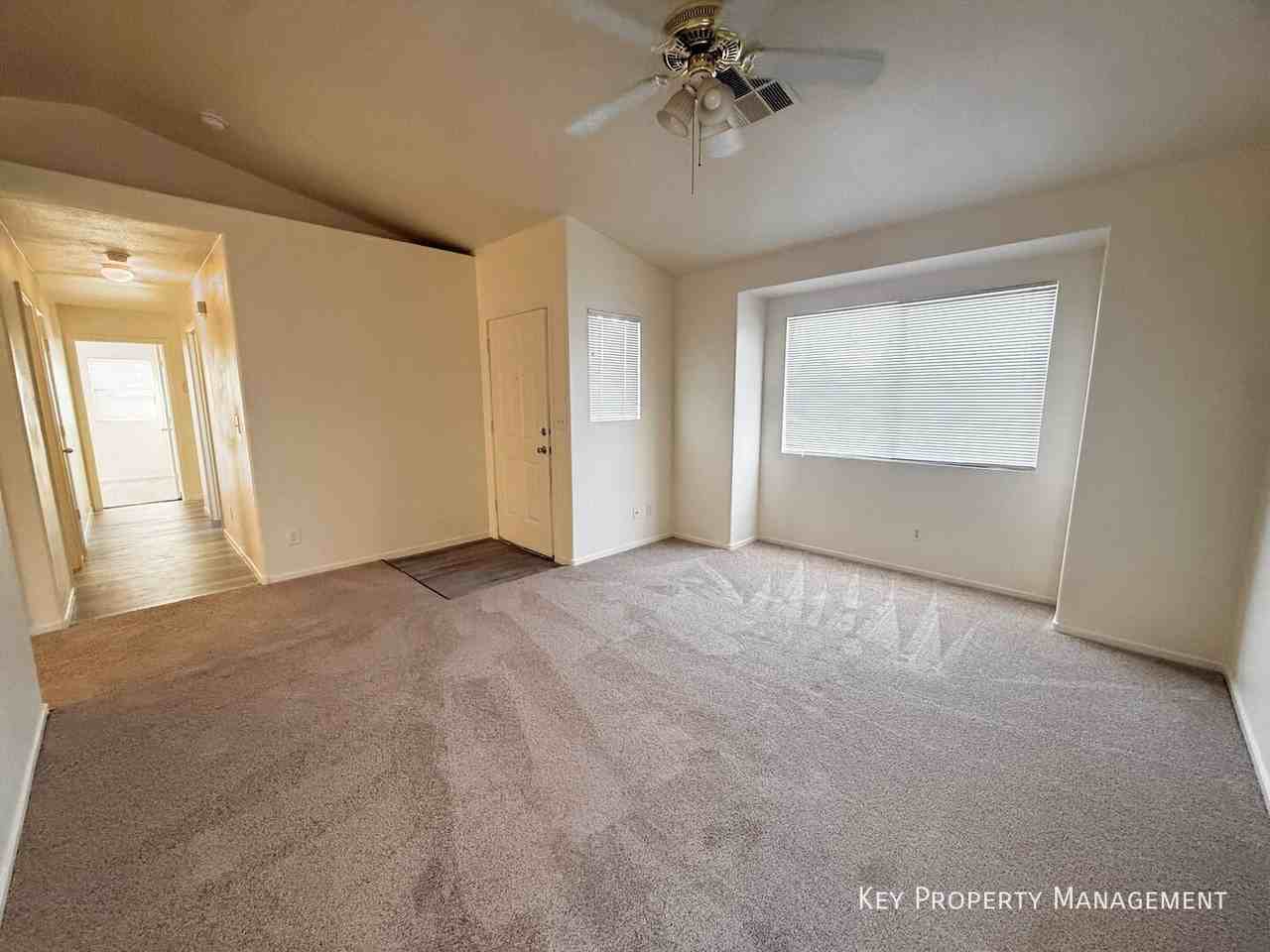 5502 Iberville St - Photo 6 of 32