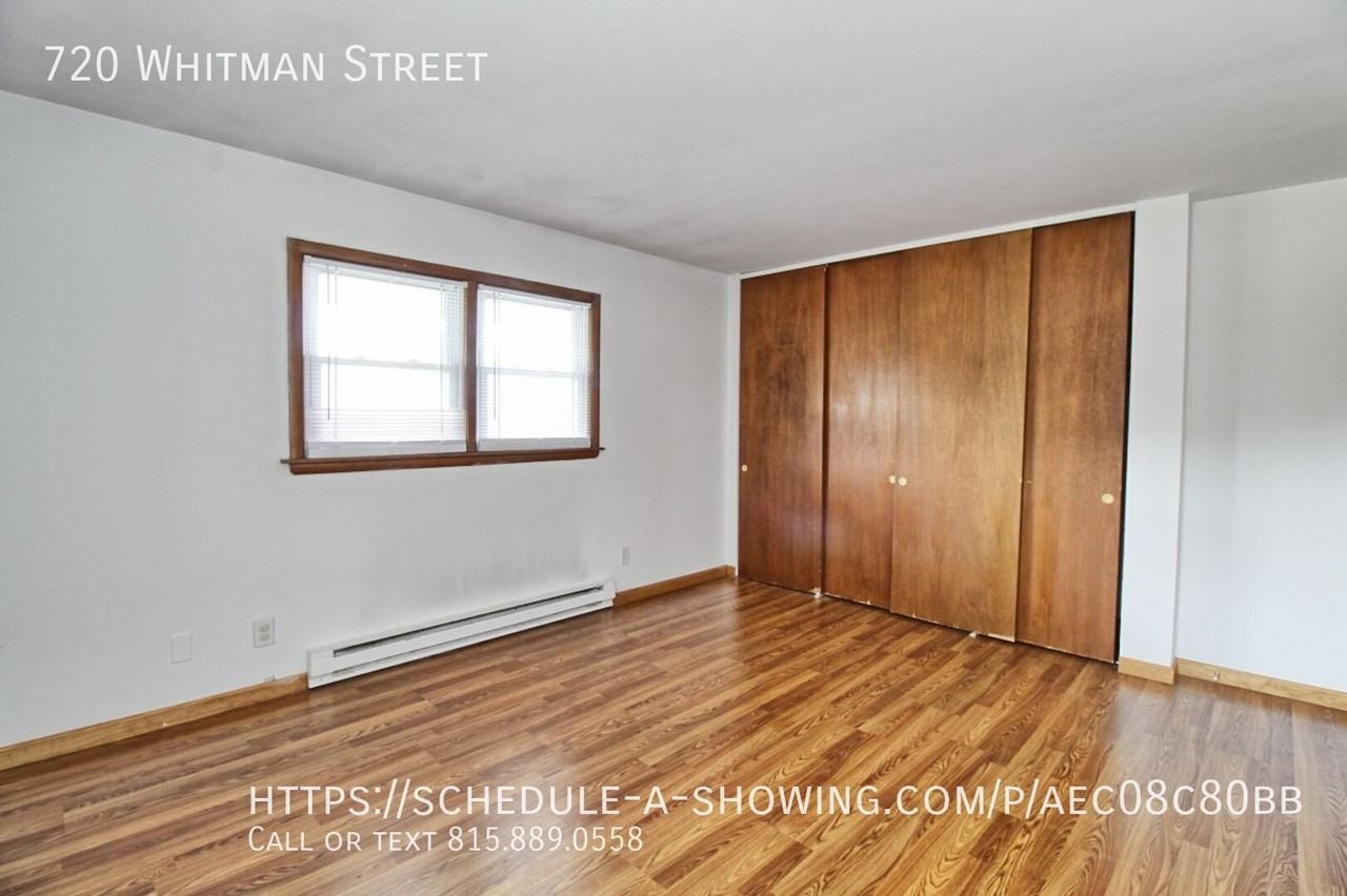720 Whitman St - Photo 3 of 9