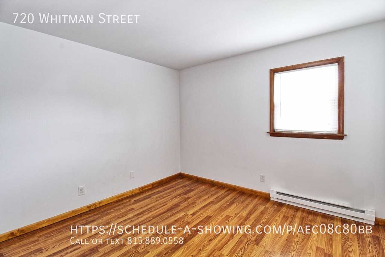 720 Whitman St - Photo 4 of 9
