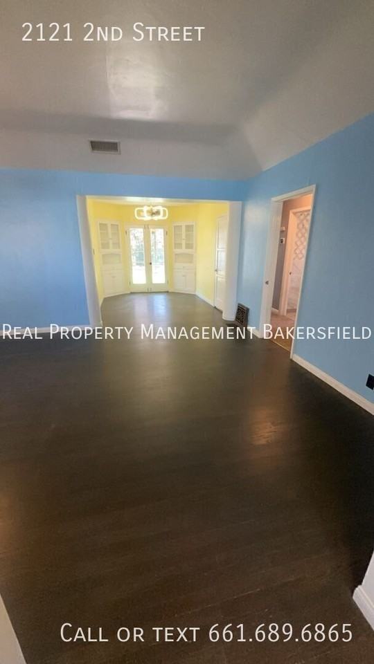 2121 2nd St - Photo 4 of 26