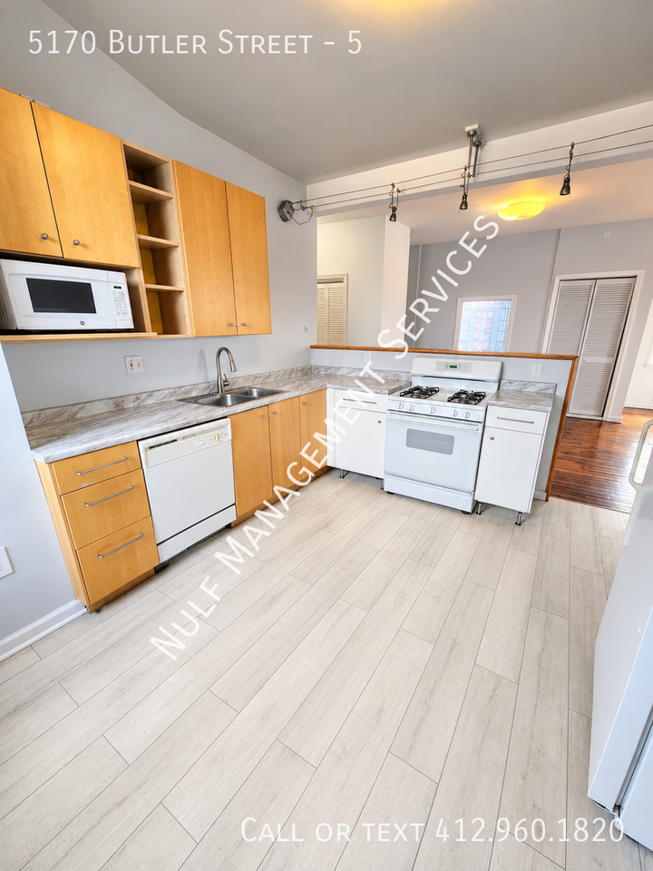 5170 Butler St #5 - Photo 2 of 8