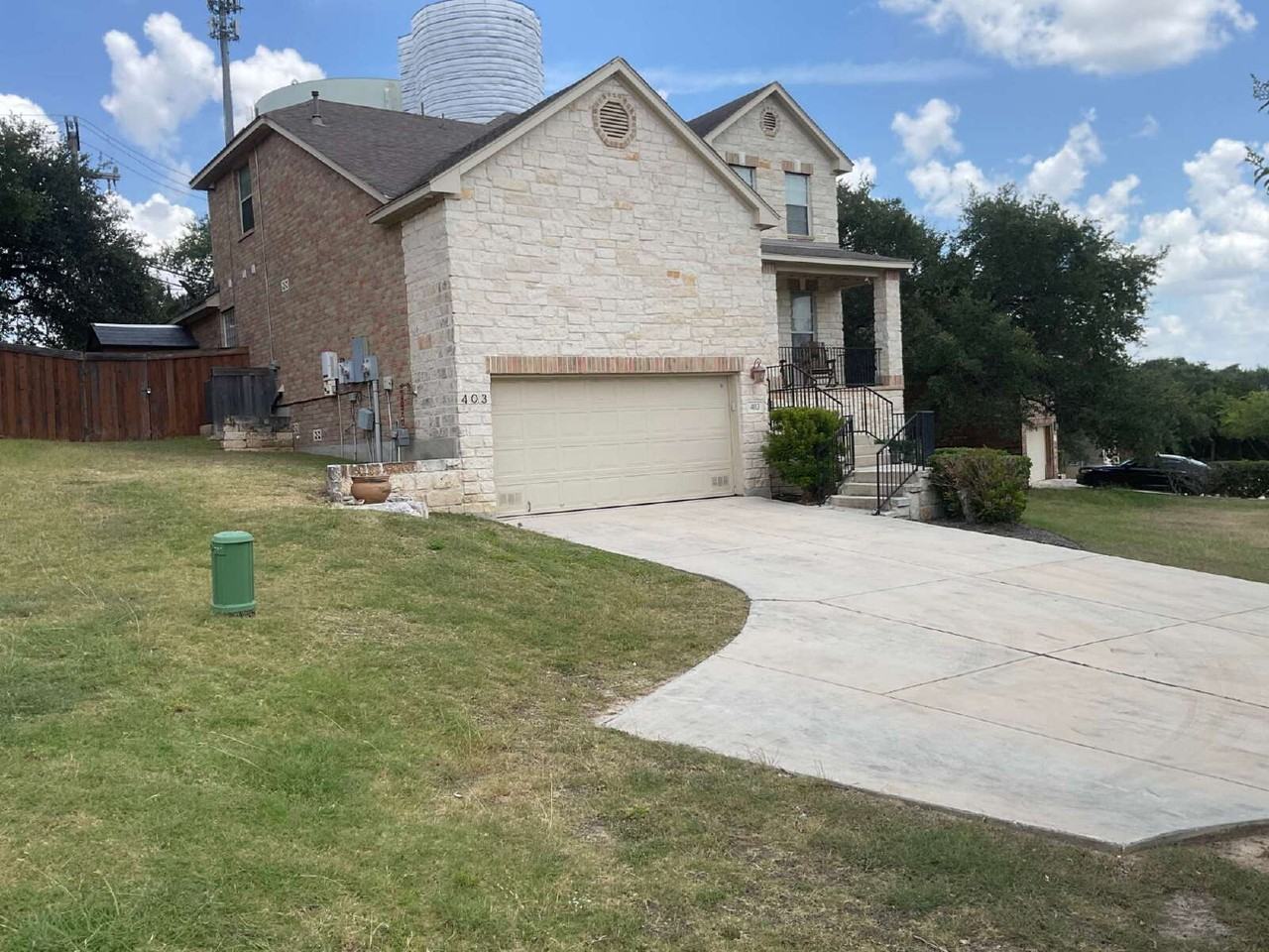 403 Knights Cross Dr - Photo 2 of 13