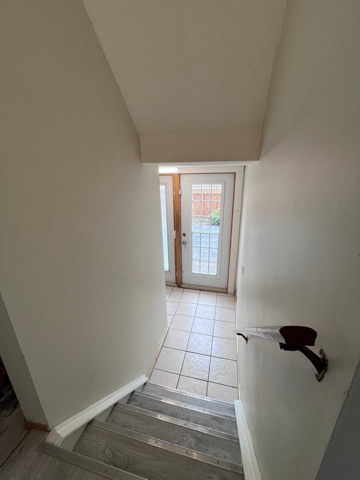 652 Queensland Dr Se - Photo 6 of 16