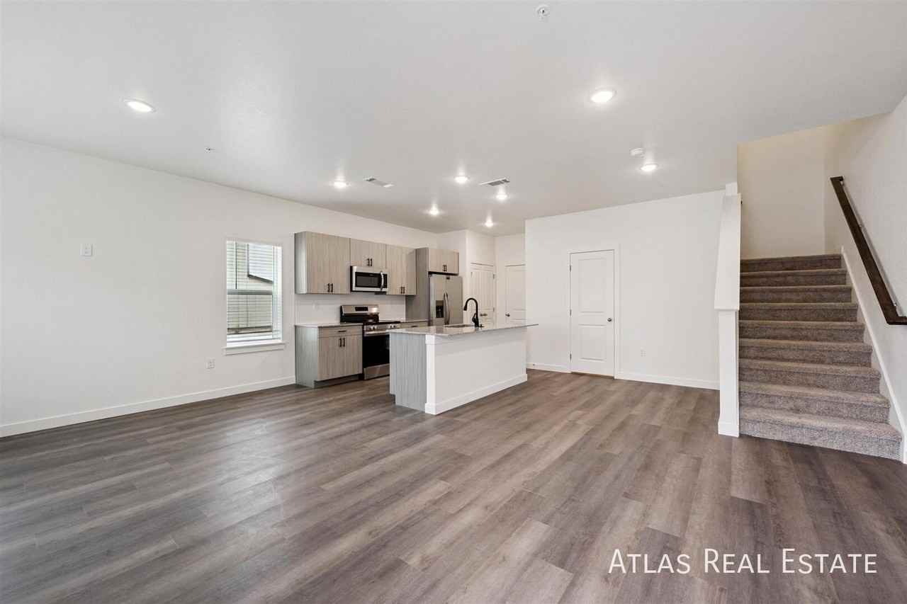 645 Leland Aly #6-645 - Photo 3 of 50