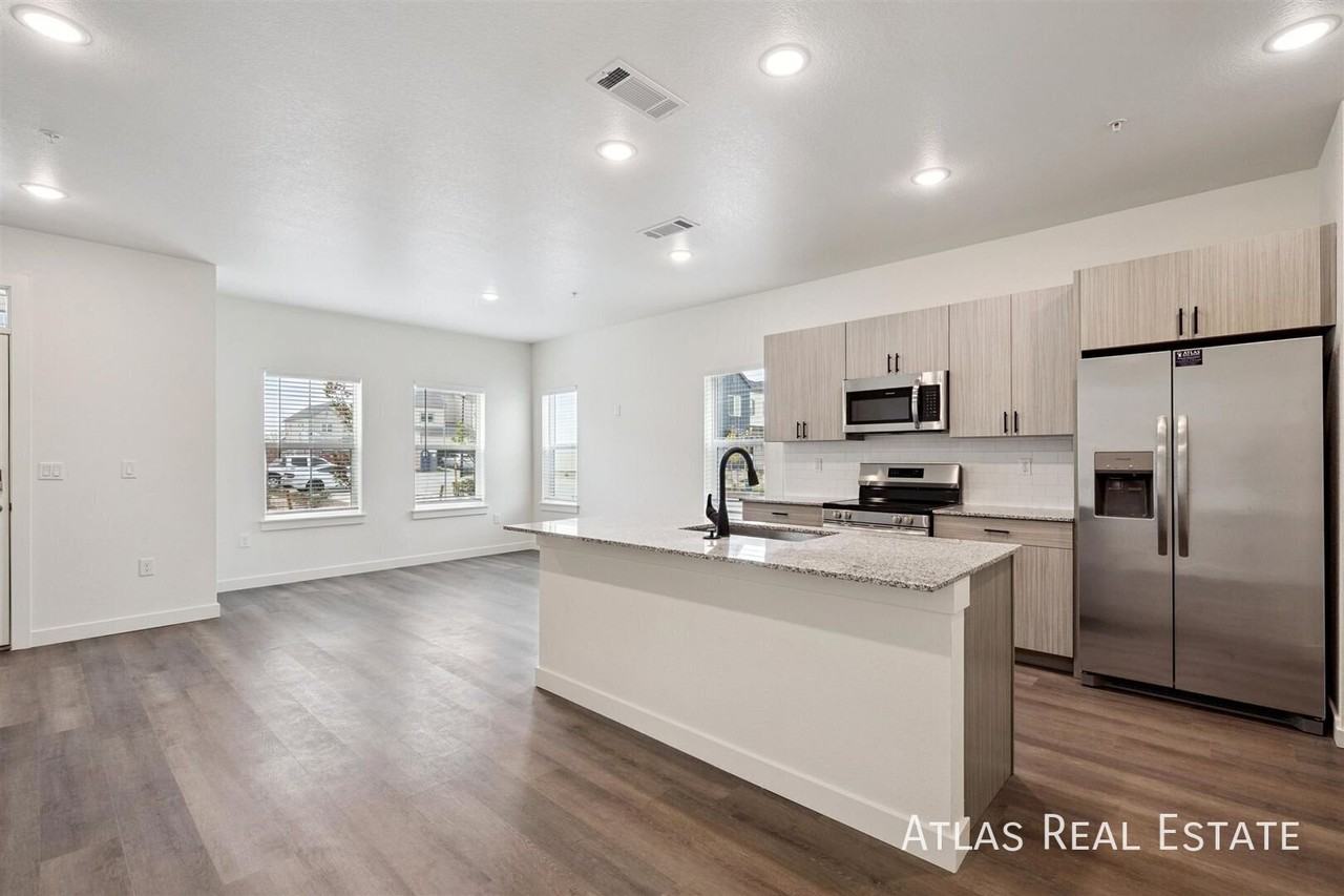645 Leland Aly #6-645 - Photo 6 of 50
