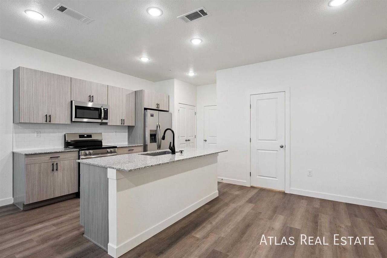 639 Rawah Aly #21-639 - Photo 5 of 50