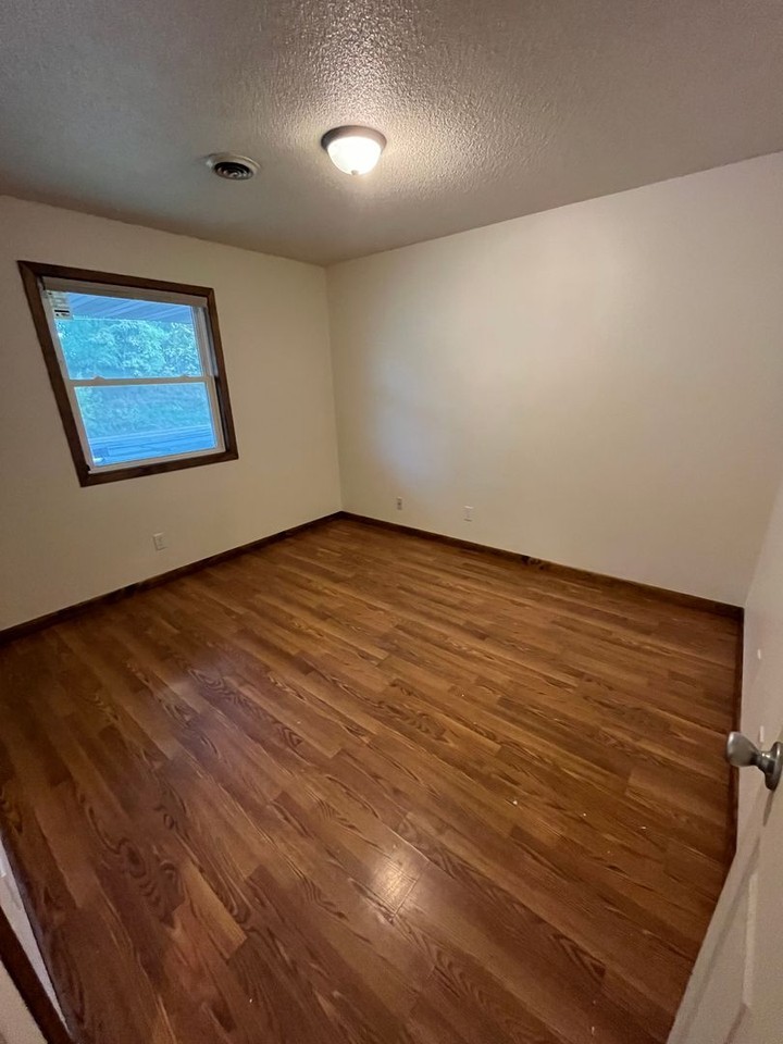 532 Jefferson St #1 - Photo 7 of 15
