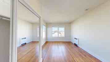 featured image of 1660 Bay St