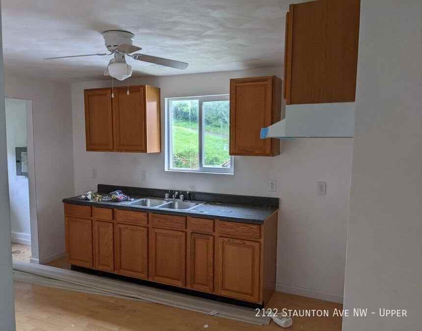 2122 Staunton Ave Nw - Photo 4 of 6