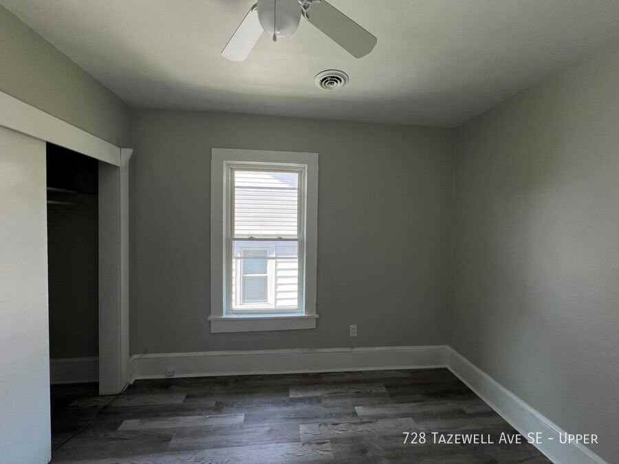 728 Tazewell Ave Se - Photo 3 of 8
