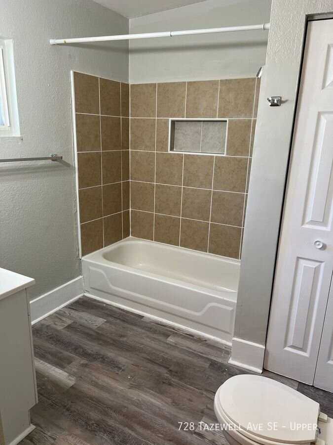 728 Tazewell Ave Se - Photo 7 of 8