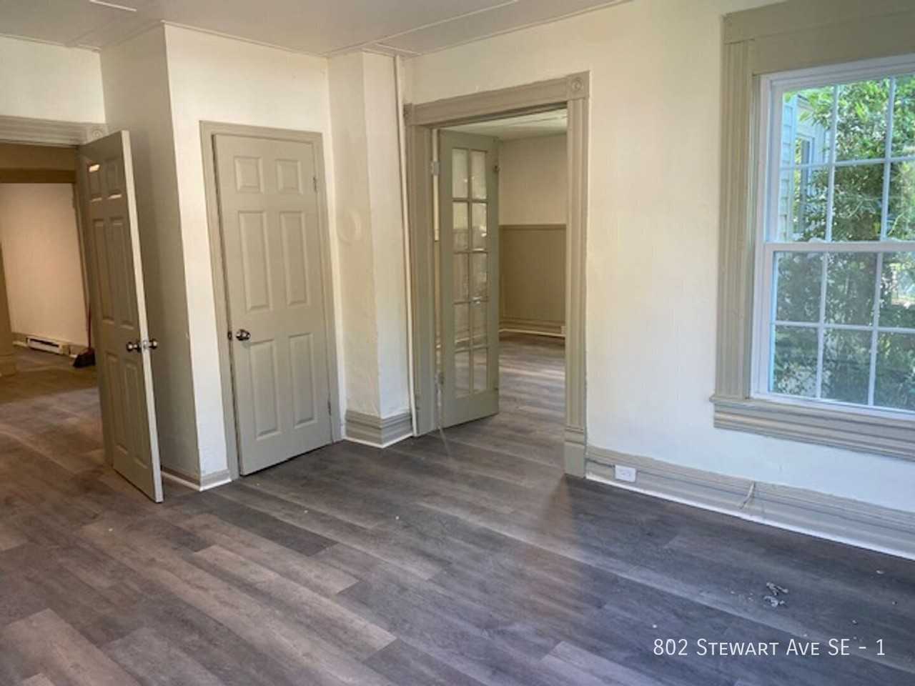 802 Stewart Ave Se #1 - Photo 3 of 6