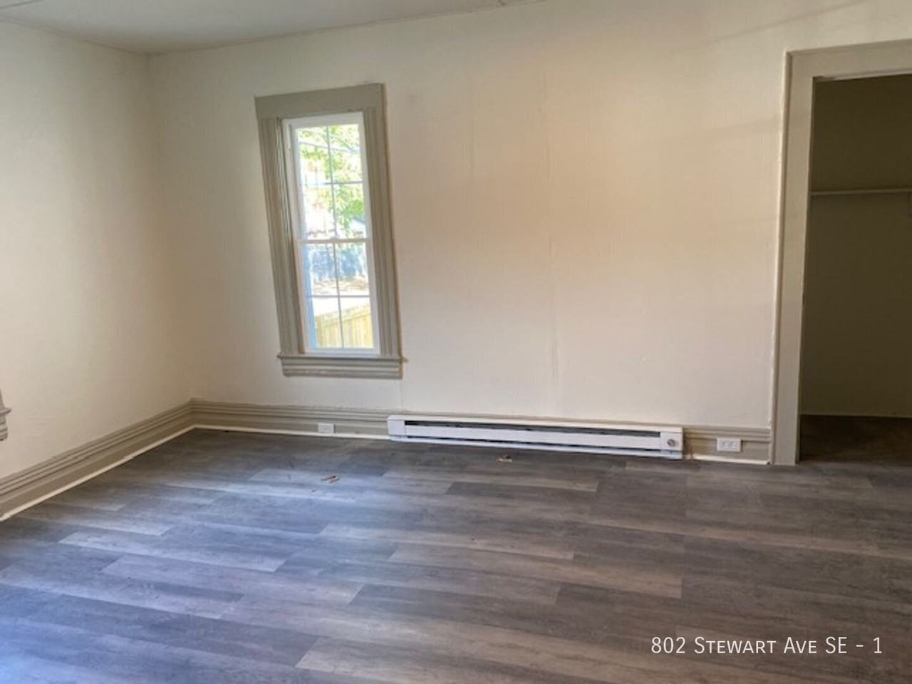 802 Stewart Ave Se #1 - Photo 4 of 6