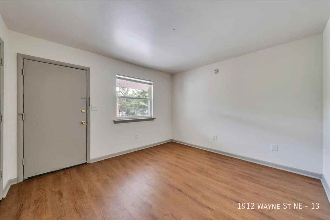 1912 Wayne St Ne #13 - Photo 5 of 13