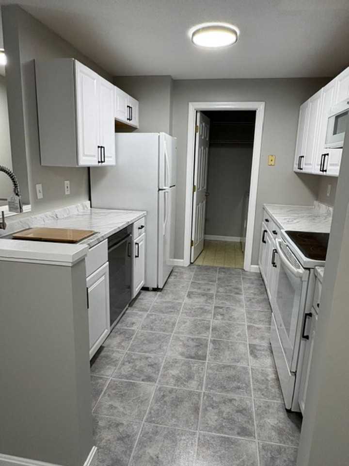 15 Windsor Court - 15 Windsor Court #I - Photo 6 of 50