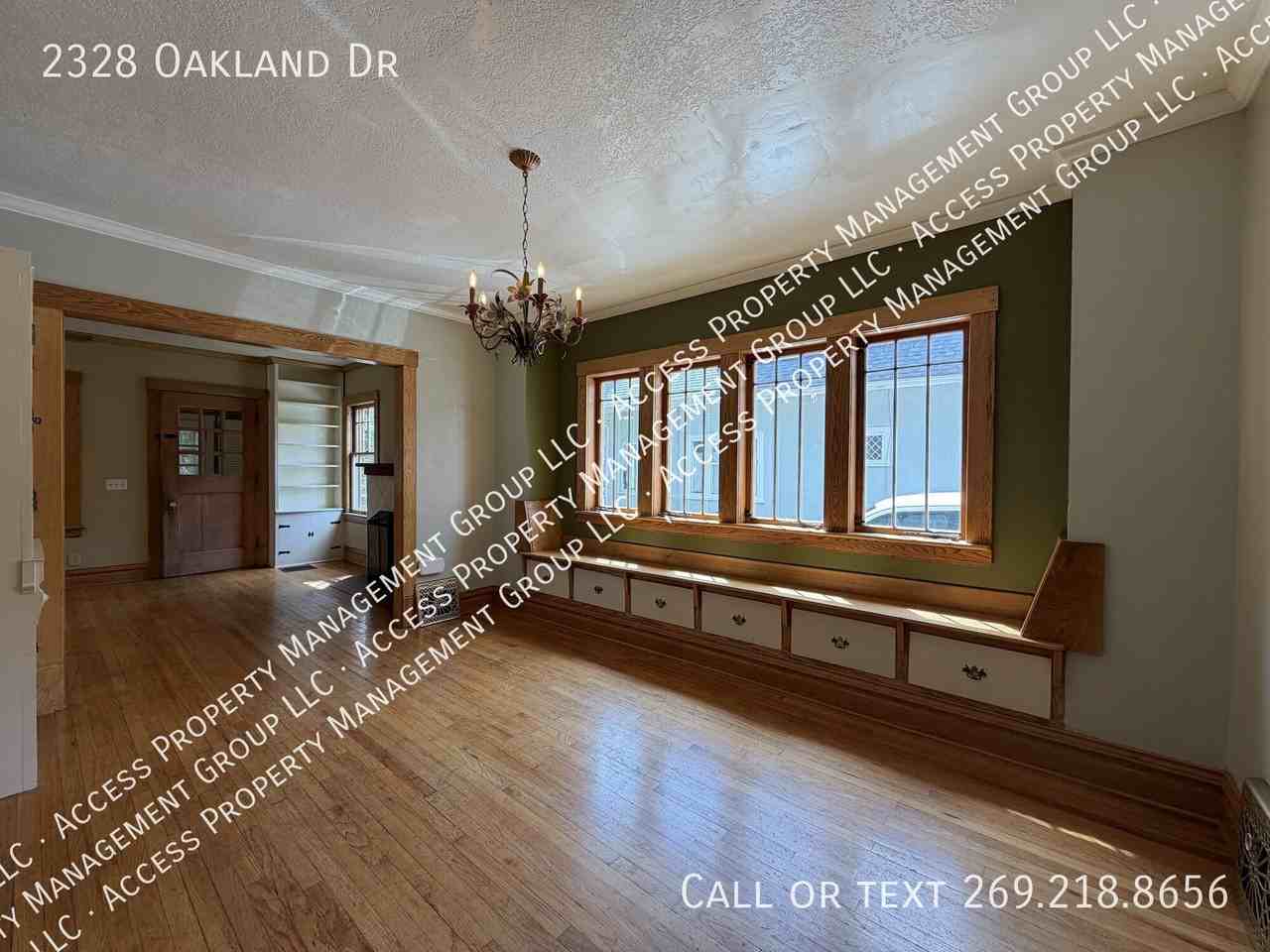 2328 Oakland Dr - Photo 6 of 37