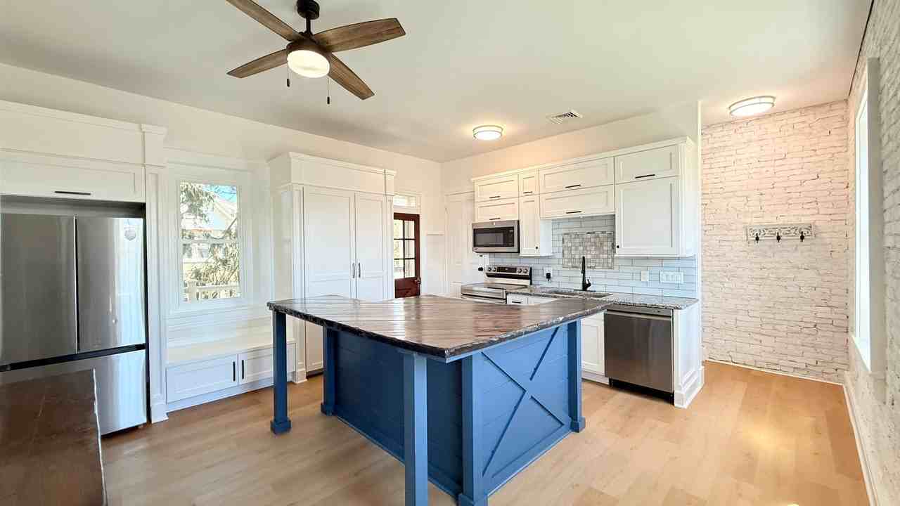414 E Main St #2 - Photo 7 of 39