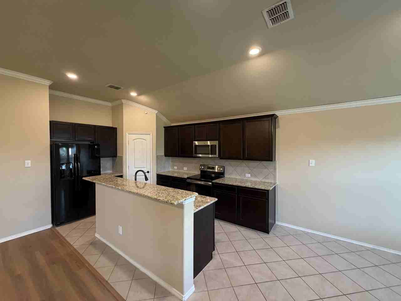 264 Oxford Dr #NA - Photo 4 of 22