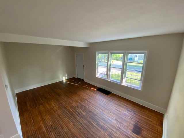 40 Lisbon Ave - Photo 3 of 13