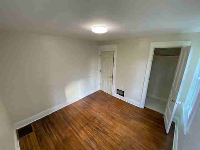 40 Lisbon Ave - Photo 6 of 13