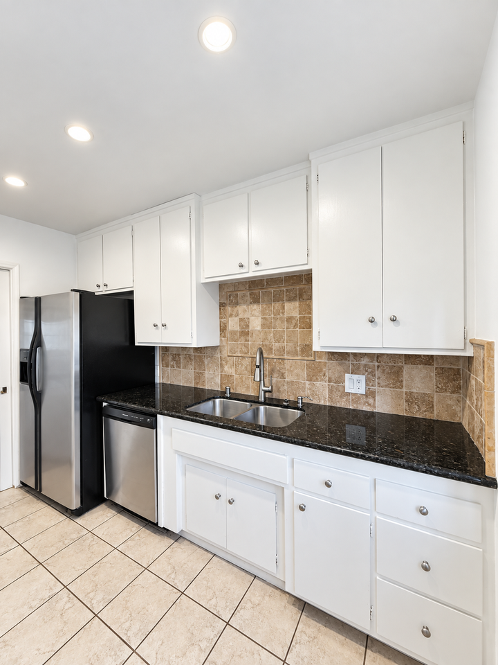 7954 Oakwood Ave #1 - Photo 6 of 16