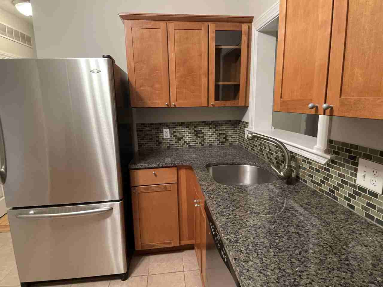 258 W Broadway #6 - Photo 6 of 9
