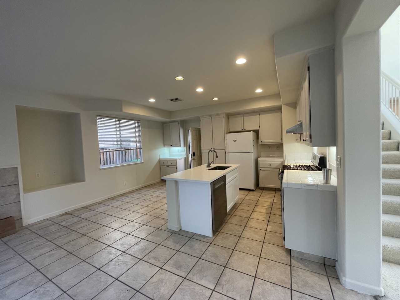 2268 Mariner Way #NA - Photo 6 of 13