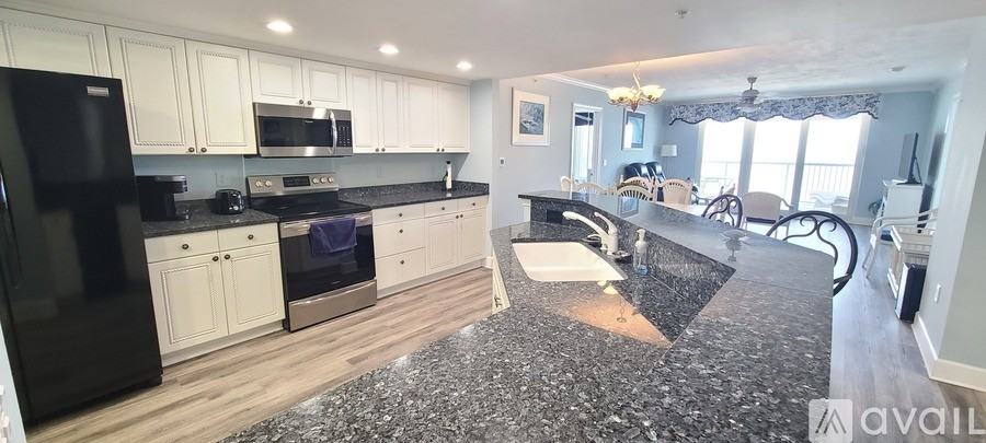 2055 S Atlantic Ave #5 - Photo 7 of 34