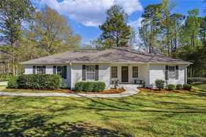featured image of 677 Sherwood Dr #NA