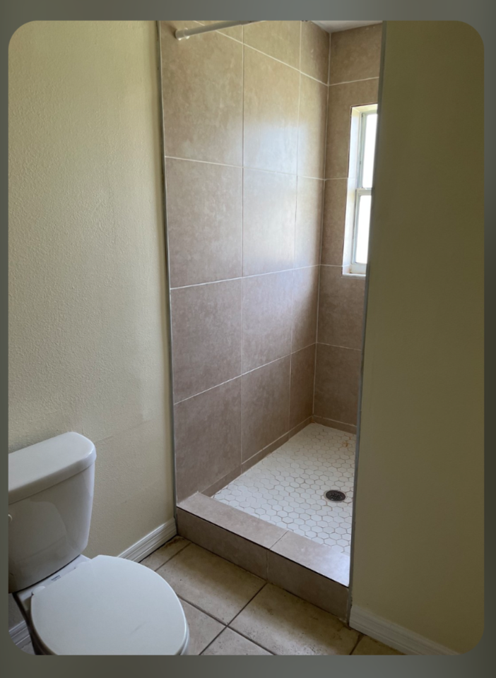 1605 Shadow Ln #D - Photo 4 of 5