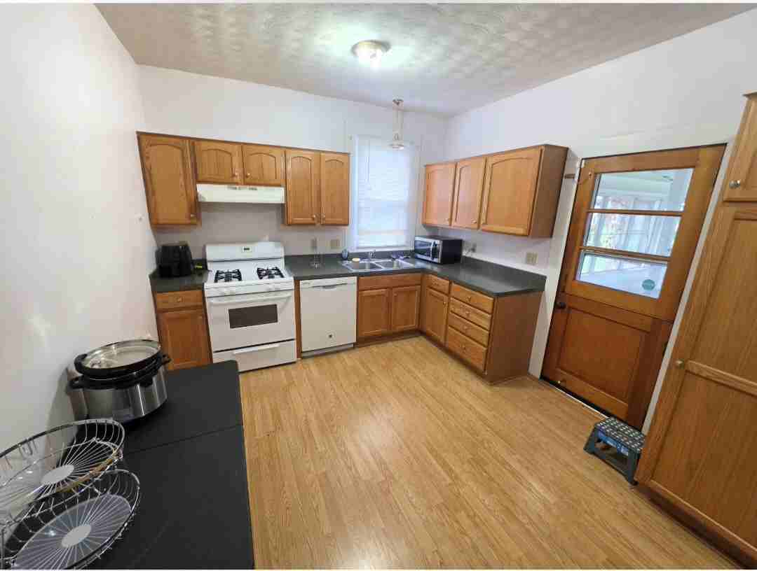 2016 Maple Ave #NA - Photo 4 of 6