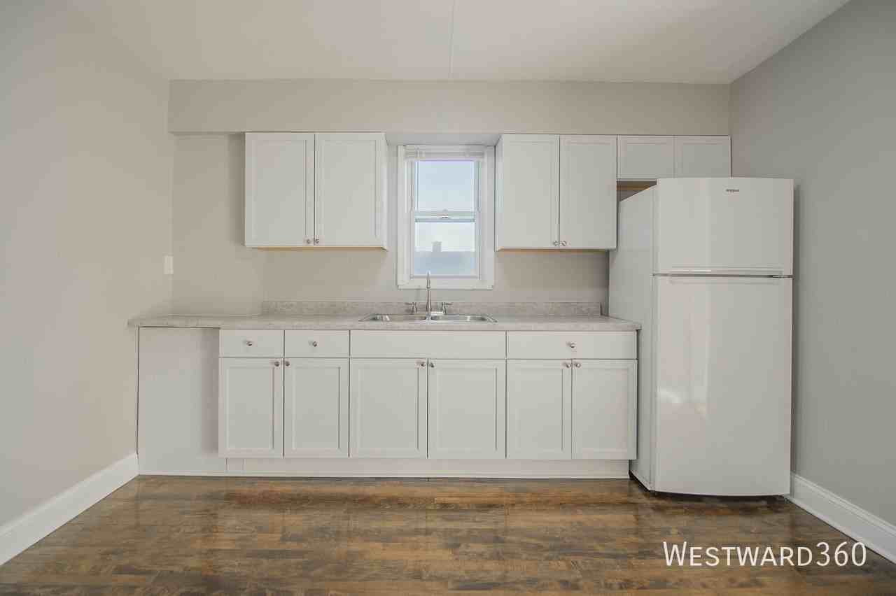 4011 Elm St #1R - Photo 2 of 17