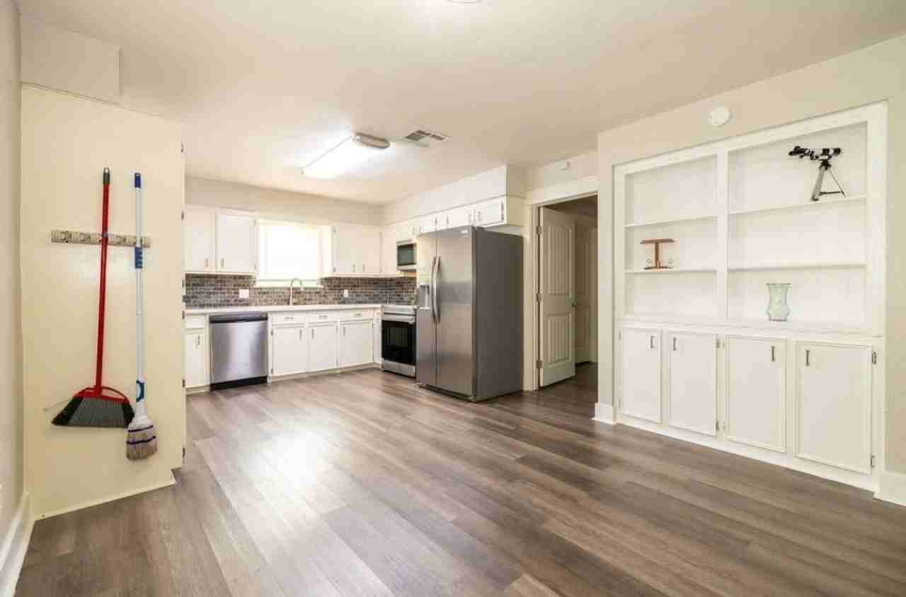 2302 38th Ave N - Photo 7 of 19
