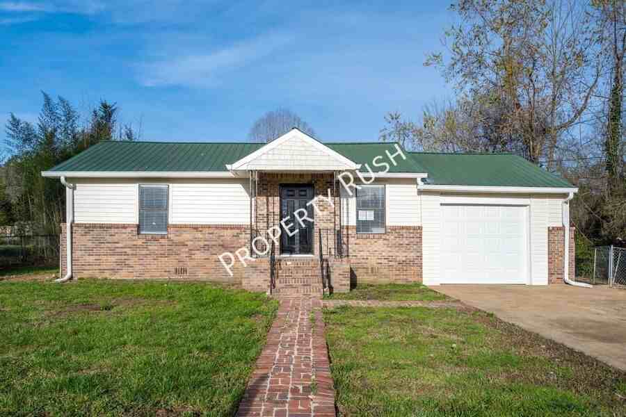 1535 Myrt St