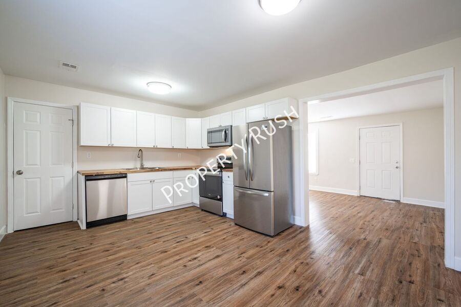 1535 Myrt St - Photo 6 of 21