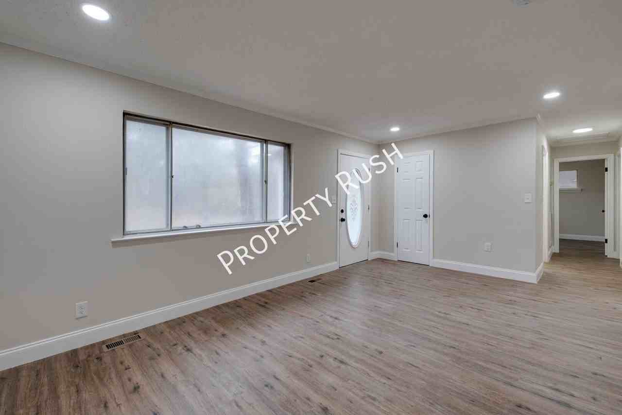 19 Diamond Dr - Photo 4 of 19