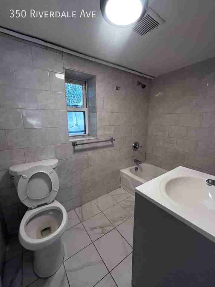 350 Riverdale Ave