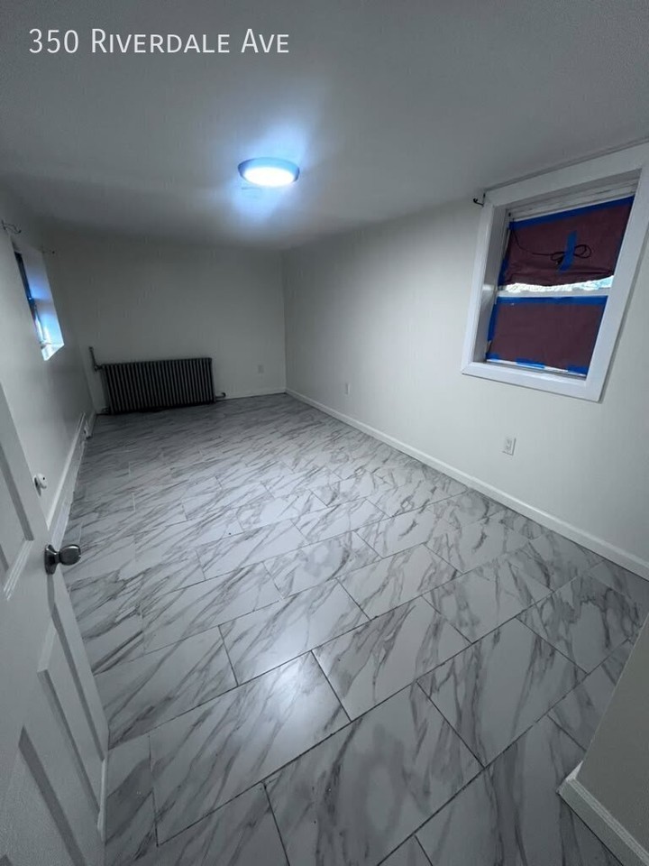 350 Riverdale Ave - Photo 2 of 4