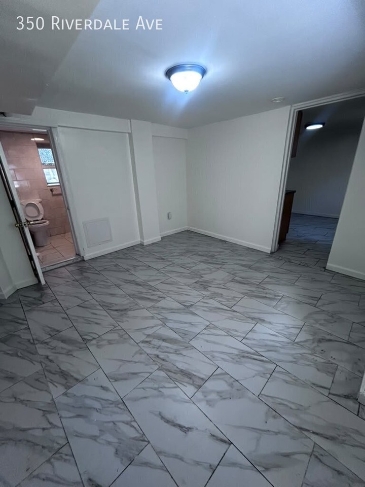 350 Riverdale Ave - Photo 3 of 4