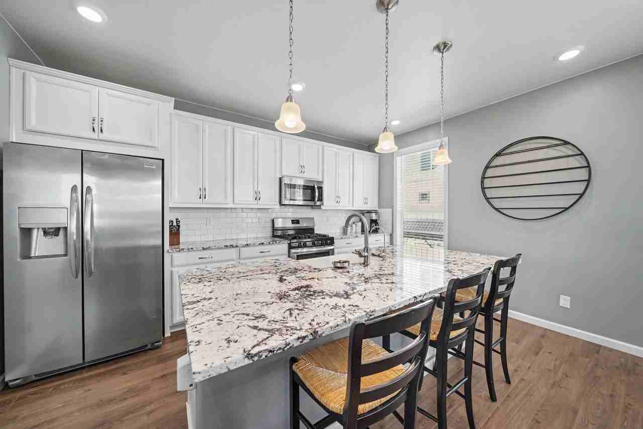 1530 Castle Creek Cir - Photo 4 of 18