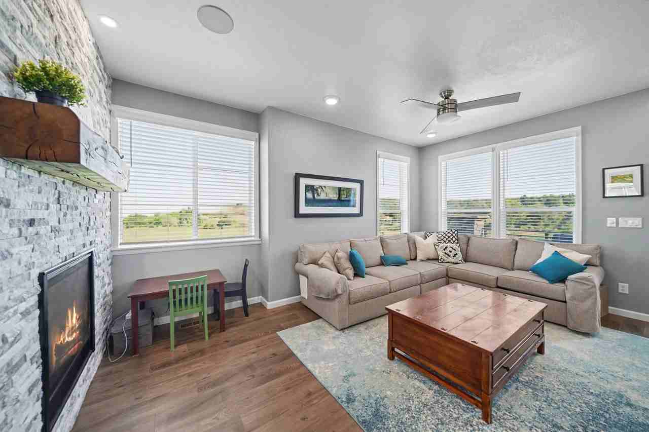 1530 Castle Creek Cir - Photo 7 of 18