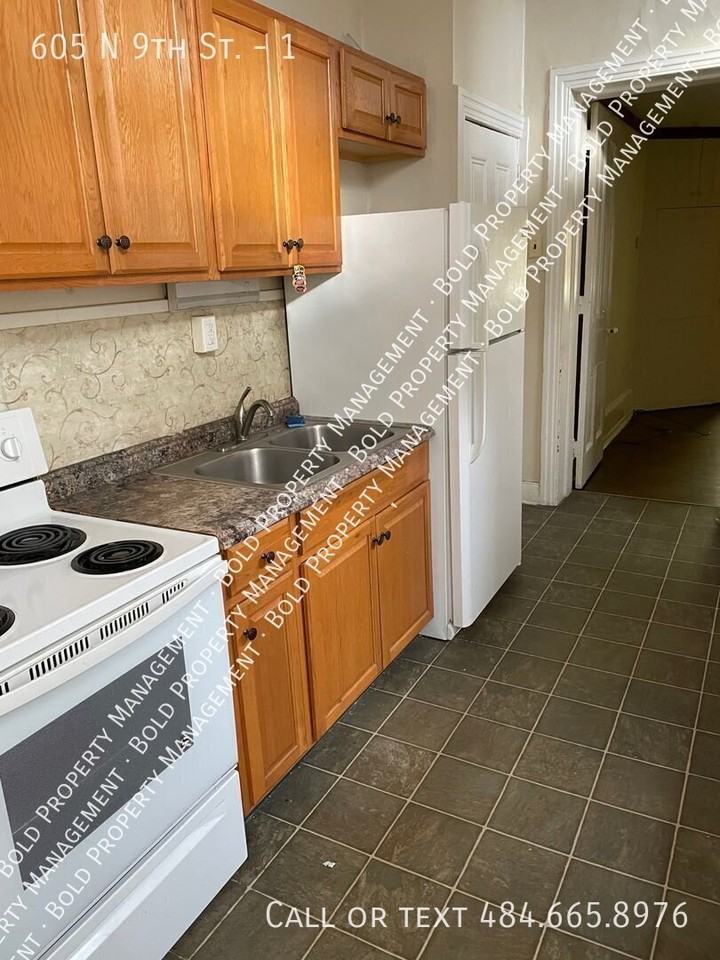 605 N 9th St #1 - Photo 7 of 11