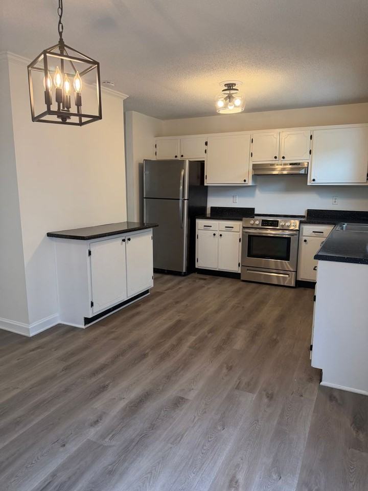 9233 Snow Hill Rd - Photo 6 of 32
